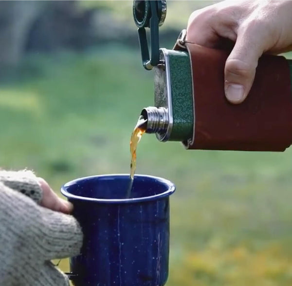 STANLEY-hip-flask-shot-flask-in-use-pour